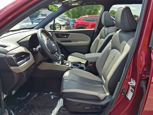 Used 2025 Subaru Forester Limited AWD/4WD image 15