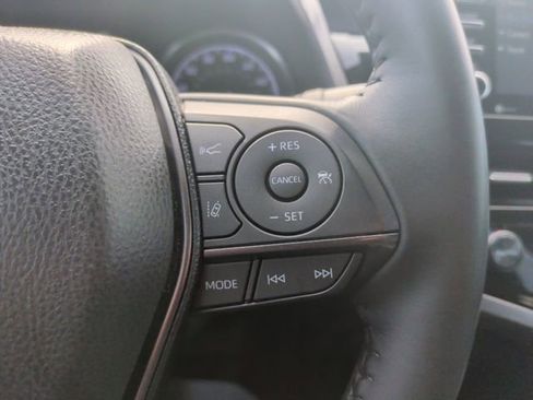 Used 2022 Toyota Camry SE w/ Convenience Package FWD image 18
