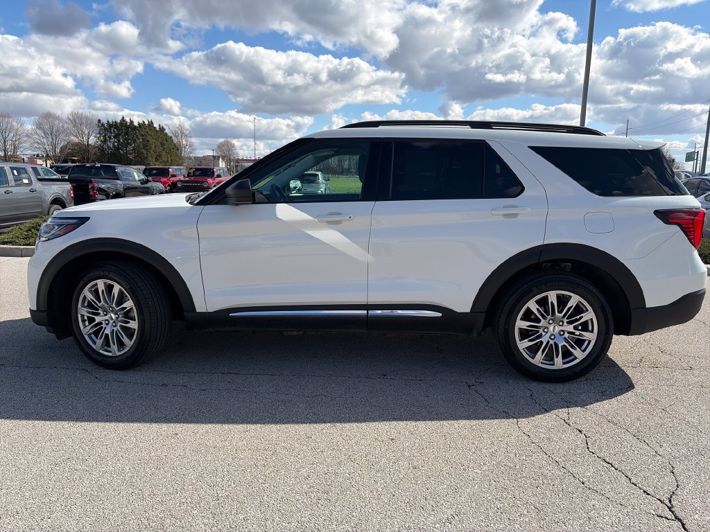 Used 2025 Ford Explorer Active w/ Active Comfort Package AWD/4WD image 4