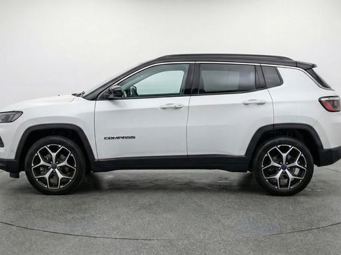 Used 2025 Jeep Compass Limited AWD/4WD image 5