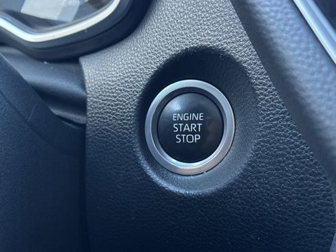 Certified 2023 Toyota Corolla Cross XLE image 29