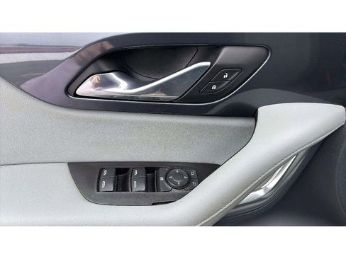 Used 2019 Chevrolet Blazer LT image 18