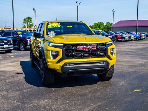Used 2023 GMC Canyon Elevation w/ Elevation Premium Package AWD/4WD image 10