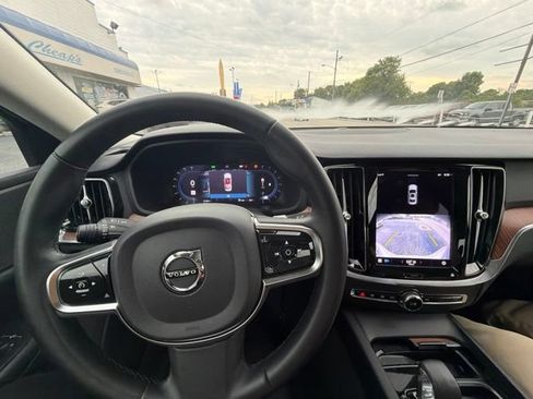 Used 2024 Volvo S60 B5 Plus FWD image 42