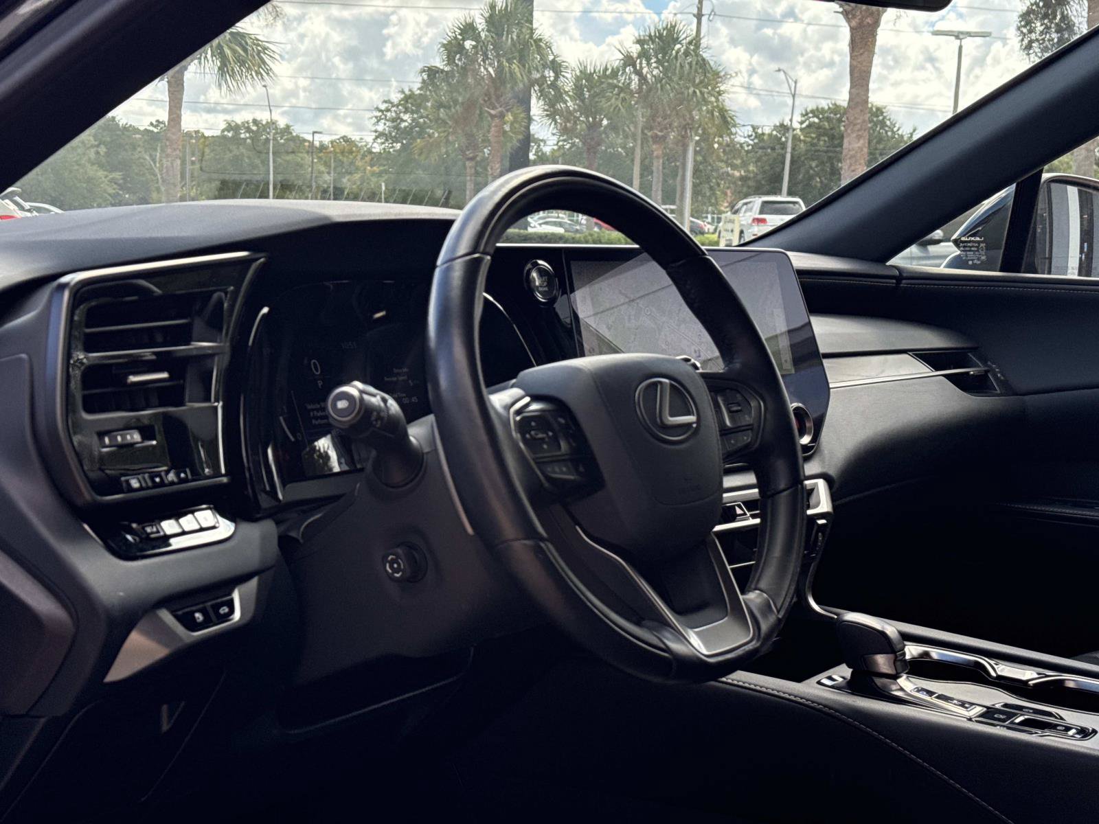 Used 2025 Lexus RX 350 Premium w/ Accessory Package (Z1) FWD image 16