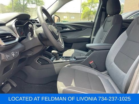 Used 2023 Chevrolet TrailBlazer LT FWD image 6