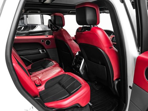 Used 2019 Land Rover Range Rover Sport HST image 32