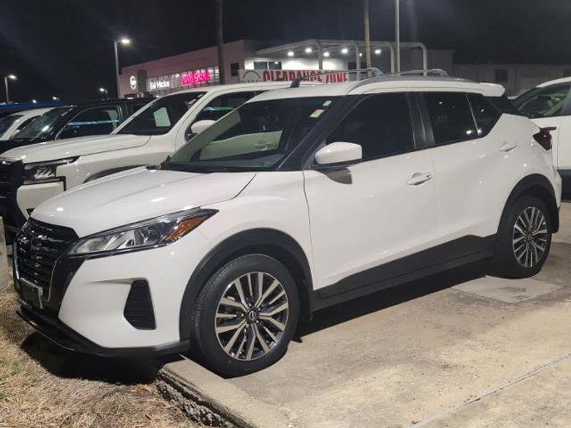 Certified 2023 Nissan Kicks SV w/ Exterior Package image 1