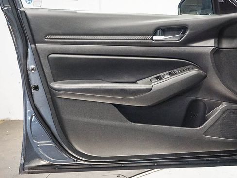 Used 2024 Nissan Altima 2.5 SV image 22