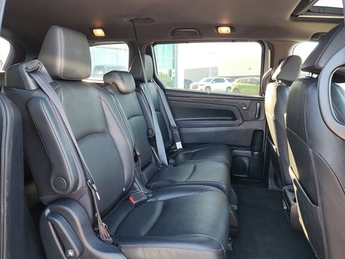 Used 2024 Honda Odyssey Sport image 14