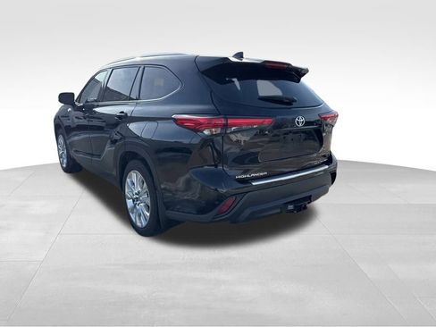 Used 2020 Toyota Highlander Limited image 7