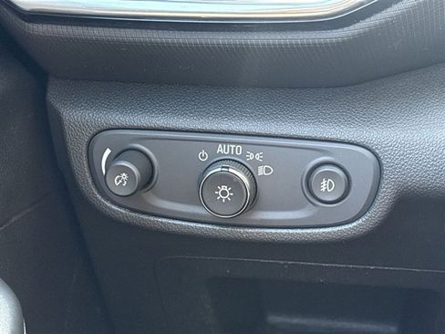 Used 2022 Chevrolet TrailBlazer LT w/ Convenience Package image 17