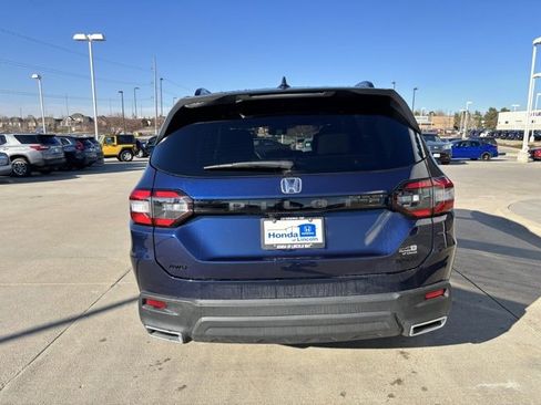 Certified 2025 Honda Pilot Sport image 6