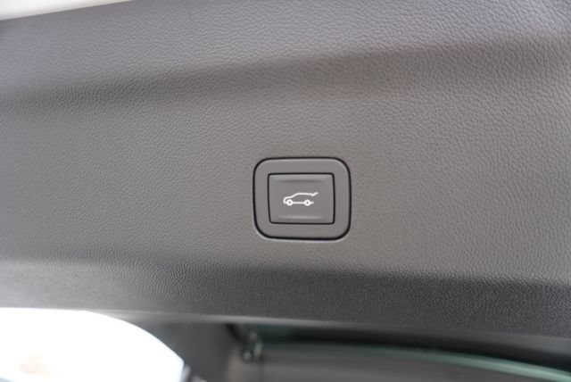 Used 2026 GMC Yukon Denali Ultimate w/ LPO, Floor Liner Package AWD/4WD image 24