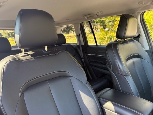 Used 2023 Jeep Grand Cherokee Limited AWD/4WD image 30