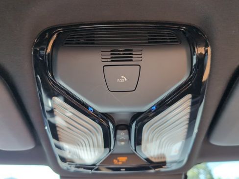 Used 2024 BMW X5 xDrive40i w/ Parking Assistance Package AWD/4WD image 18