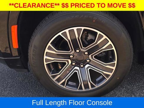 Used 2024 Jeep Wagoneer L Series II w/ Flexible Seating Group AWD/4WD image 32