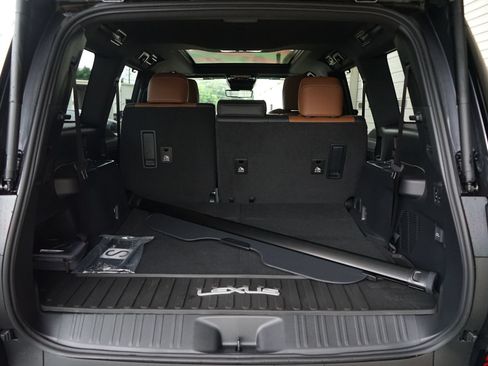 Used 2026 Lexus GX 550 w/ Cold Area Package AWD/4WD image 37