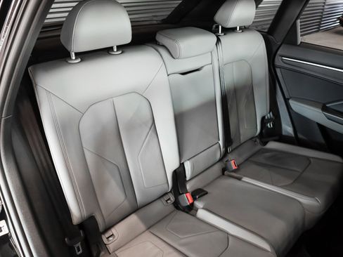 Used 2025 Audi Q3 2.0T Premium w/ Convenience Package image 11