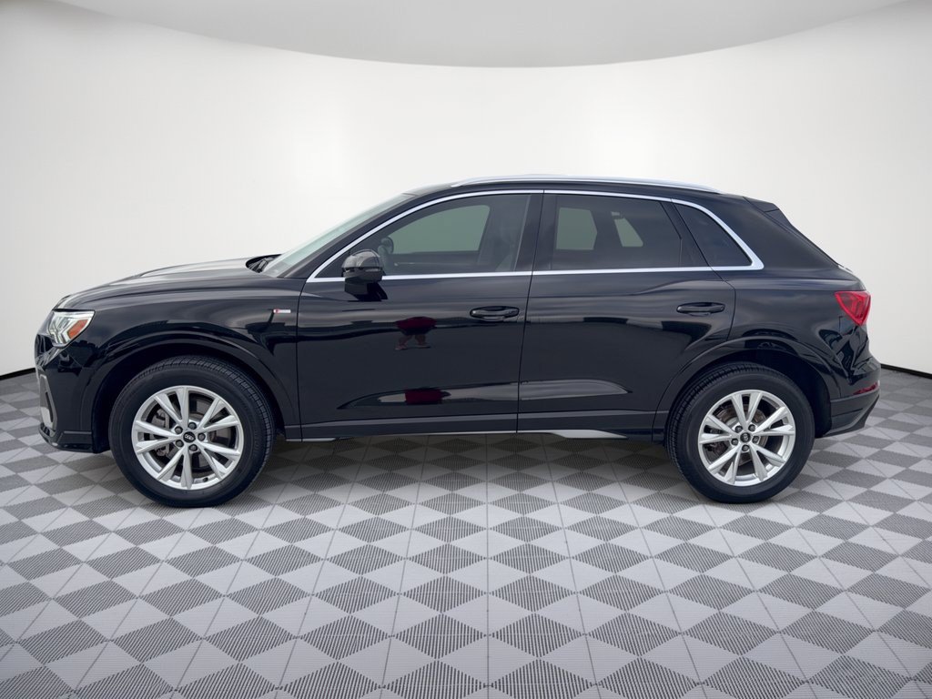 Used 2024 Audi Q3 2.0T Premium AWD/4WD image 2