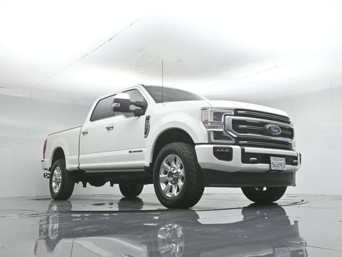 Used 2022 Ford F250 Platinum w/ FX4 Off-Road Package AWD/4WD image 50