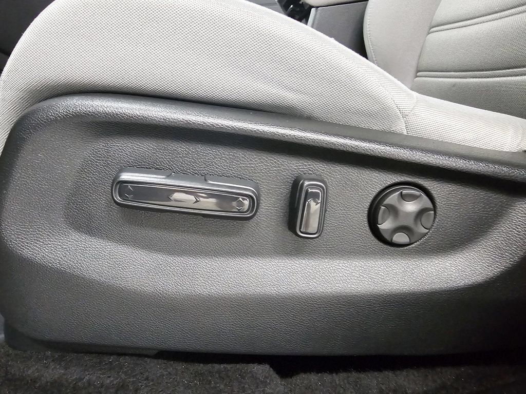 Used 2018 Honda CR-V EX image 15