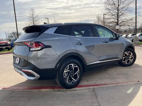 Used 2025 Kia Sportage LX image 6