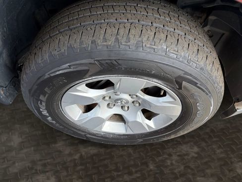 Used 2019 RAM 1500 Big Horn image 38