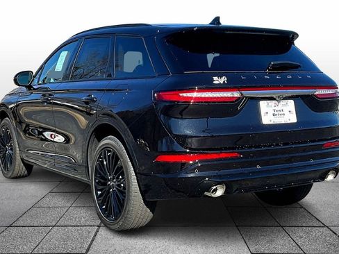 New 2026 Lincoln Corsair Premiere image 3