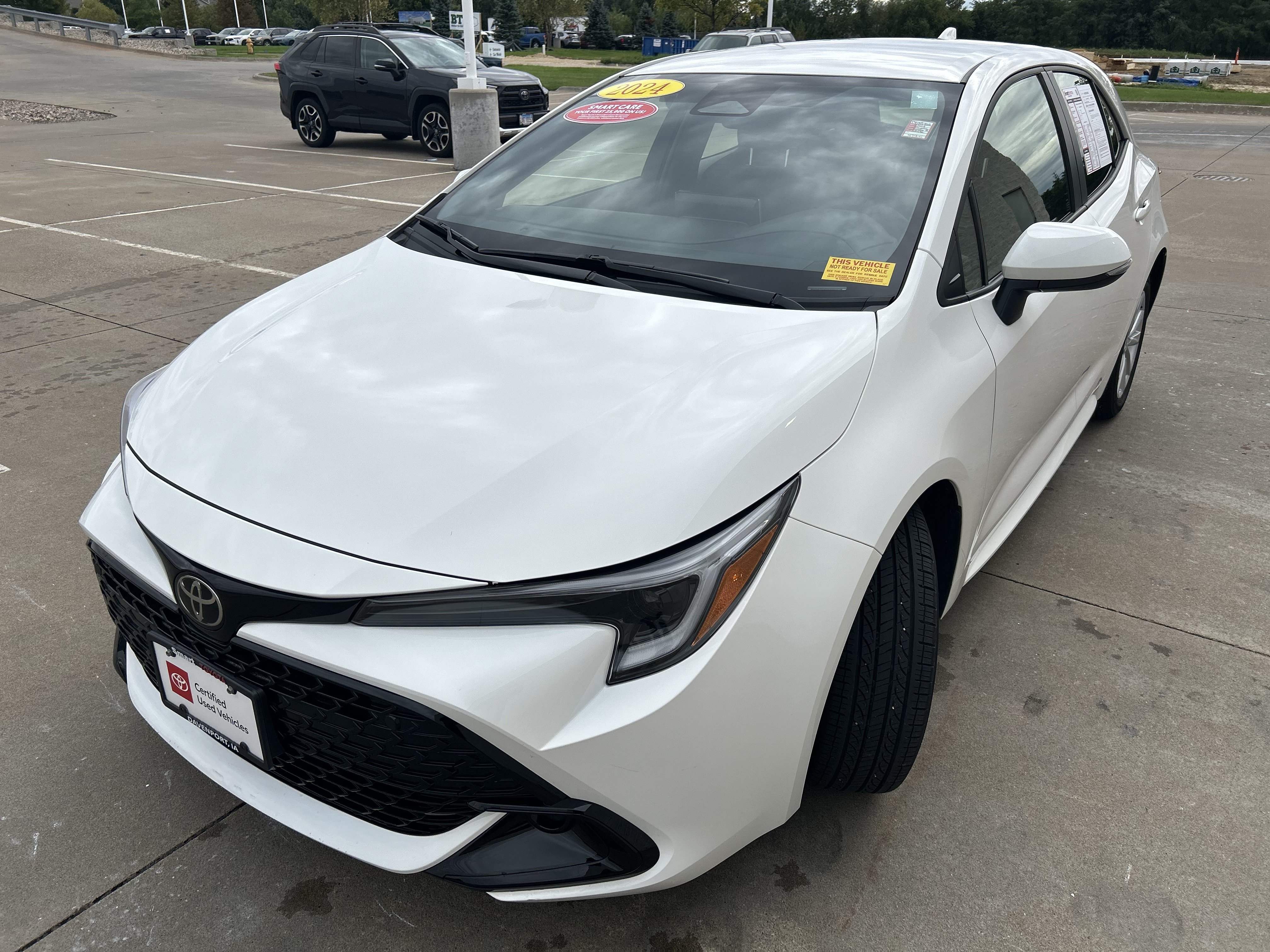 Certified 2024 Toyota Corolla SE w/ SE Package FWD image 3