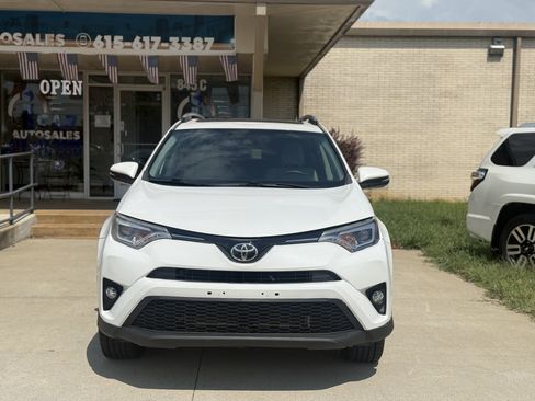 Used 2018 Toyota RAV4 Limited FWD image 2