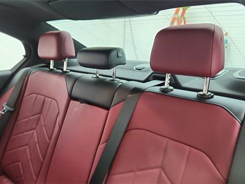 Used 2025 BMW 540i xDrive w/ Executive Package image 31