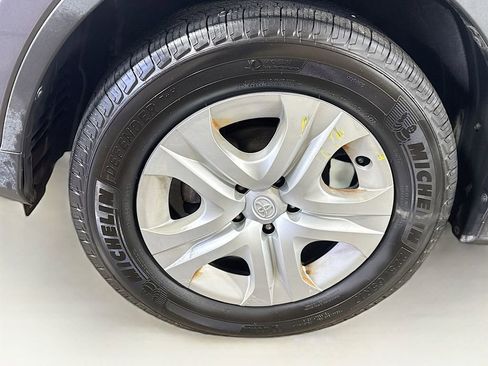 Used 2015 Toyota RAV4 LE image 37