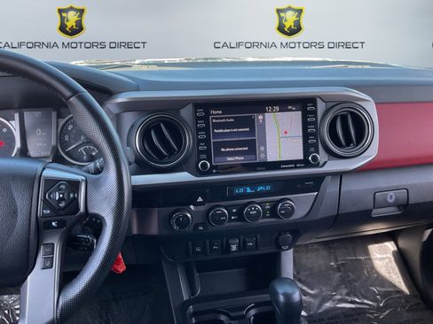 Used 2021 Toyota Tacoma SR5 AWD/4WD image 13