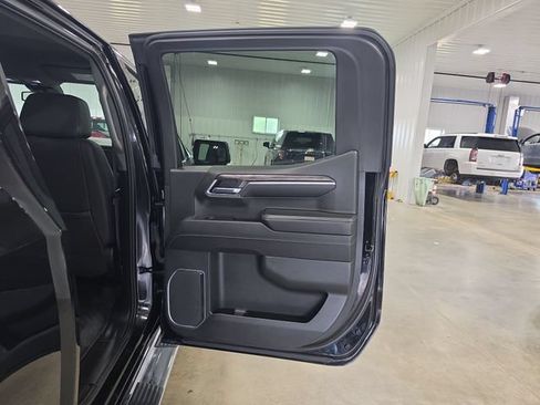 Used 2024 Chevrolet Silverado 1500 LTZ AWD/4WD image 29