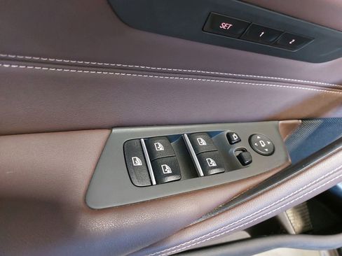 Used 2023 BMW 540i xDrive w/ M Sport Package image 29