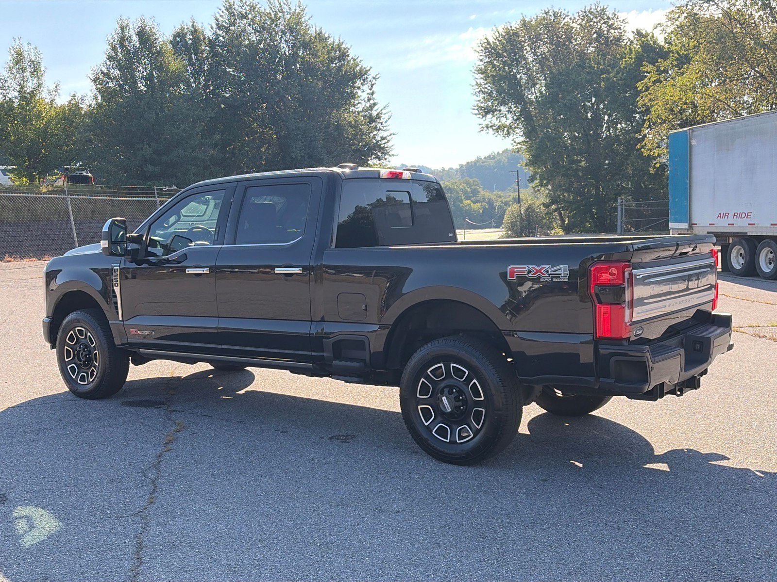 Used 2024 Ford F250 Platinum AWD/4WD image 5
