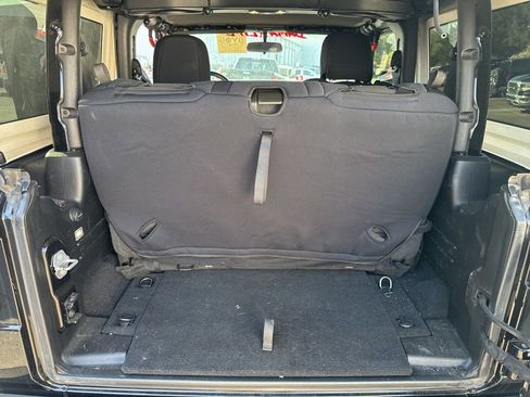 Used 2021 Jeep Wrangler Islander image 18