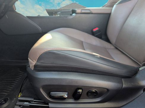 Certified 2022 Lexus ES 350 w/ Premium Package image 8