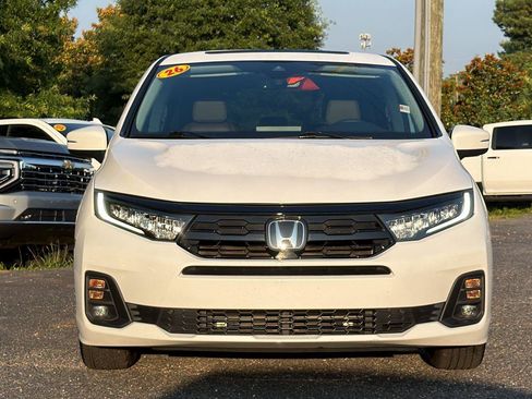 Used 2026 Honda Odyssey Touring image 2