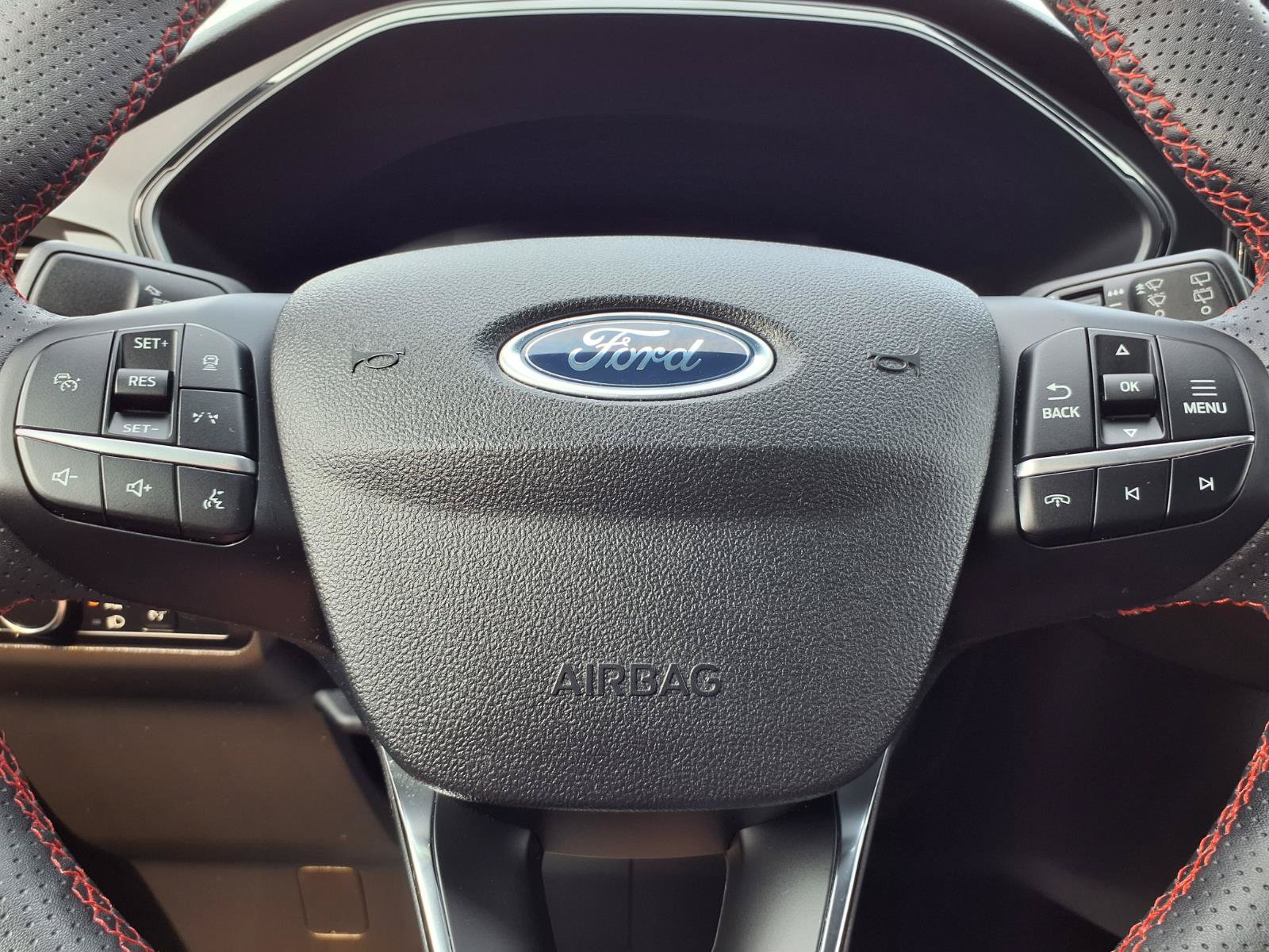 Used 2024 Ford Escape ST-Line w/ Tech Pack #1 AWD/4WD image 16
