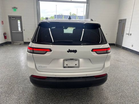 Used 2024 Jeep Grand Cherokee L Altitude AWD/4WD image 4