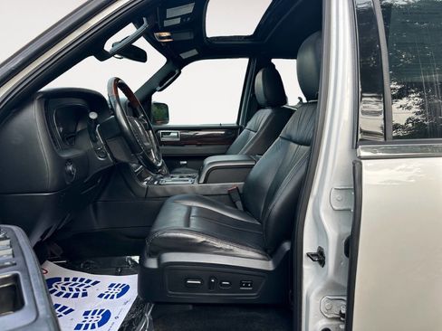 Used 2016 Lincoln Navigator Reserve image 8