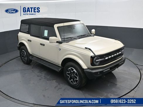 New 2026 Ford Bronco Outer Banks image 44