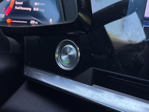 Used 2024 Chevrolet Corvette Stingray Preferred Cpe w/ Battery Protection Package RWD image 31