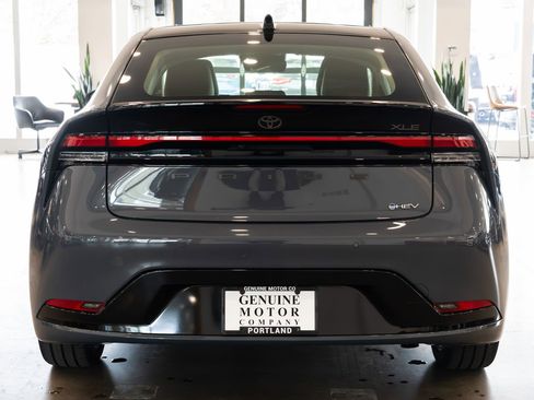 Used 2024 Toyota Prius XLE image 5