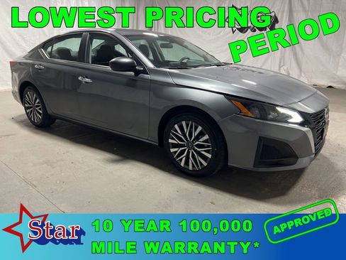 Used 2025 Nissan Altima 2.5 SV FWD image 1