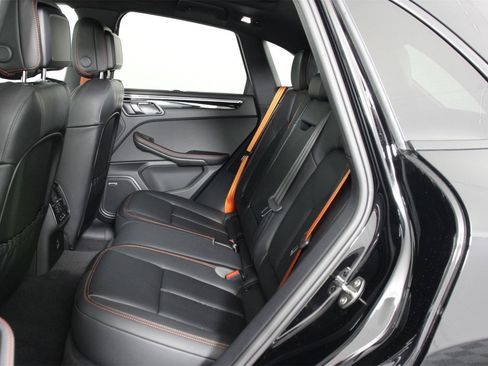 New 2026 Porsche Macan image 18