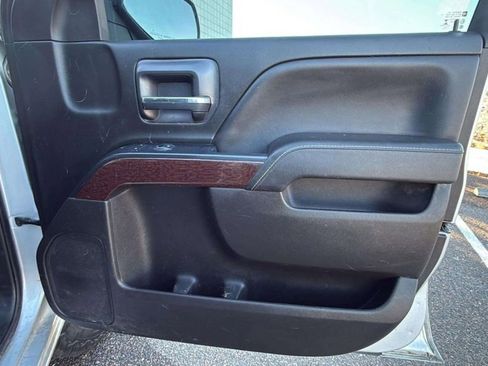 Used 2018 GMC Sierra 1500 SLE image 18