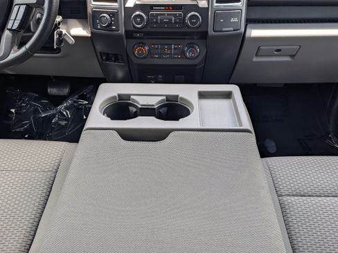 Used 2015 Ford F150 XLT w/ Equipment Group 302A Luxury AWD/4WD image 21